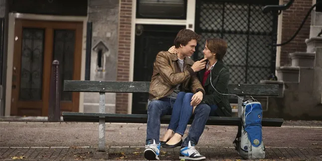 'THE FAULT IN OUR STARS' Laris, Bangku Propertinya Mendadak Raib 'THE FAULT IN OUR STARS' Laris, Bangku Propertinya Mendadak Raib