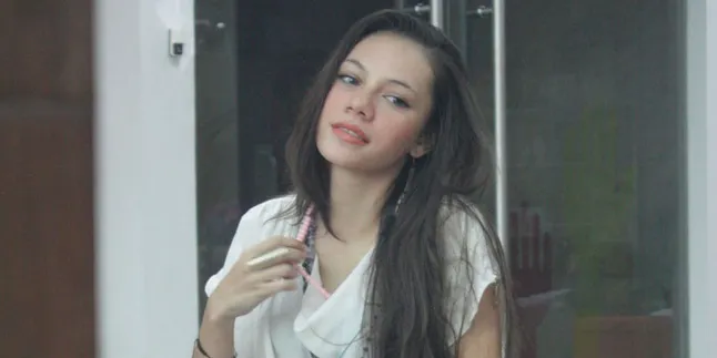 THE FIRST, Shae Didukung Posan Winner