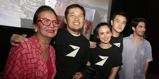 'THE GIFT' Film Terbaru Hanung Bramantyo Yang Dibuat Dengan Kebebasan Dan Kemerdekaan 'THE GIFT' Film Terbaru Hanung Bramantyo Yang Dibuat Dengan Kebebasan Dan Kemerdekaan