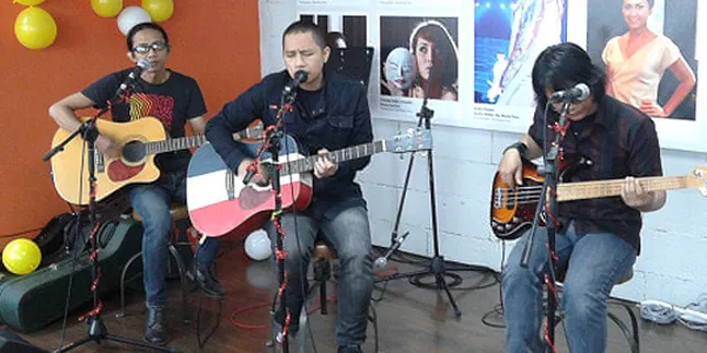 The Rain Cover Lagu Smashing Pumpkins Untuk KapanLagi.com®