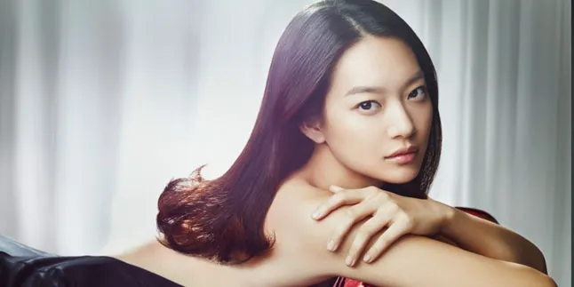 'THE X' Rilis Foto Teaser Shin Min Ah-Kang Dong Won 'THE X' Rilis Foto Teaser Shin Min Ah-Kang Dong Won