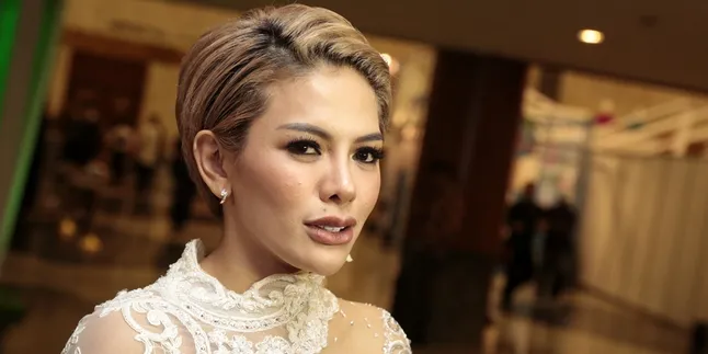 Tiap Ramadan Tiba Nikita Mirzani Selalu Menangis, Ada Apa? Tiap Ramadan Tiba Nikita Mirzani Selalu Menangis, Ada Apa?