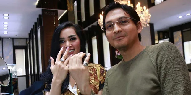 Tiara Dewi Hobi Beli Berlian, Lucky Hakim Tak Masalah