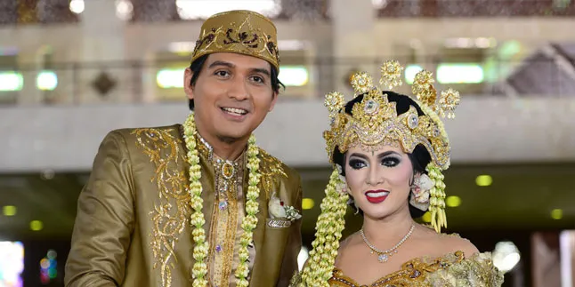 Tiara Dewi Masih Teriak-Teriak Saat Pegang Ular Lucky Hakim