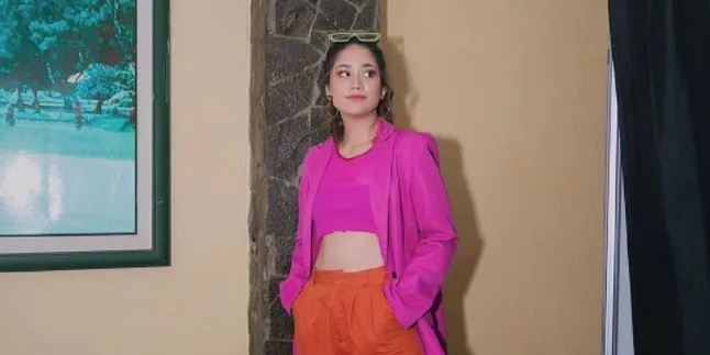 Tiara Effendy Rilis Single yang Berjudul MERONA MERAH