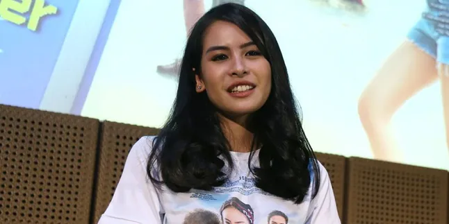 Tidur di Laut, Maudy Ayunda Bertingkah Norak Lihat Bintang Jatuh