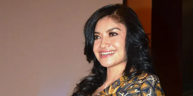 Tina Talisa 'Pemanasan' Terjuni Dunia Politik?