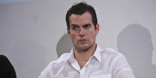 Tinggalkan Henry Cavill, Kaley Cuoco Tunangan Dengan Pria Lain