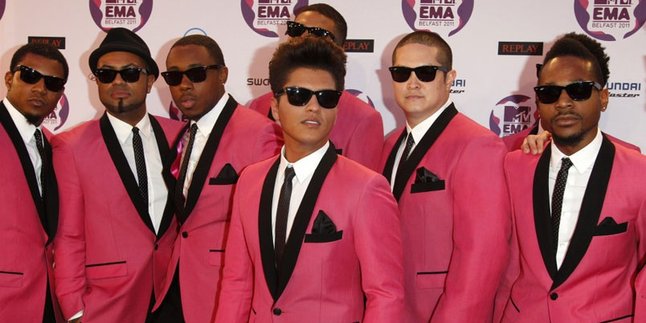 Tinggalkan Kepolisian, Kakak Bruno Mars Jadi Drummer