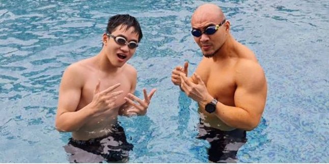 The Type of Father who is Free, Deddy Corbuzier Allows Azka to Watch Adult Movies