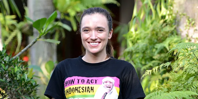 Tips Mengemudi di Jakarta Ala Sacha Stevenson Ini, Kocak Banget!