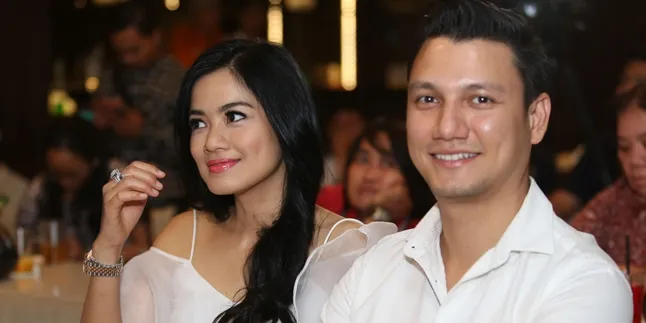 Titi Kamal dan Christian Sugiono Sering Berselisih Soal Rumah Titi Kamal dan Christian Sugiono Sering Berselisih Soal Rumah