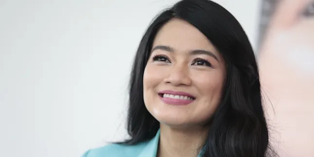 Titi Kamal Lempar Kode ke Christian Sugiono Untuk Tambah Momongan Lagi