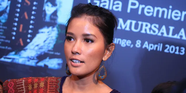 Titi Rajo Bintang Nikmati Diving Bersama Anak