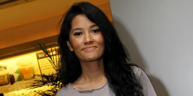 Titi Sjuman Rawat Gigi Sensitifnya