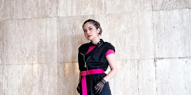 Tiwi Releases Single 'Selamatkan Diri', Here’s Novia Bachmid - Michelle Ziudith's Reaction While Listening to the Song