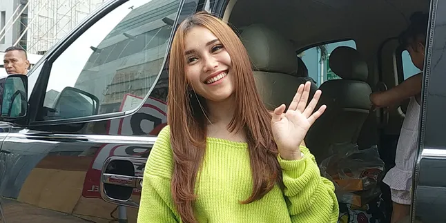 Tolak Banyak Tawaran Iklan Untuk Bilqis, Ayu Ting Ting: Belum Waktunya Tolak Banyak Tawaran Iklan Untuk Bilqis, Ayu Ting Ting: Belum Waktunya