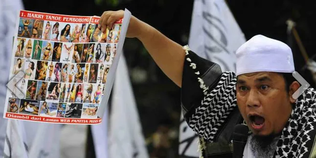Protes Miss World, FPI Gantung Boneka Hary Tanoe Protes Miss World, FPI Gantung Boneka Hary Tanoe
