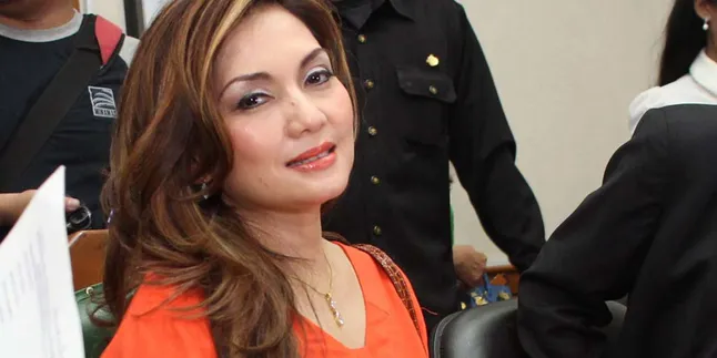 Tolak Rujuk, Nia Daniati Akui Masih Cinta Farhat Abbas