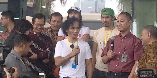 Tolak UU Revisi KPK, Slank Orasi Lewat Lagu