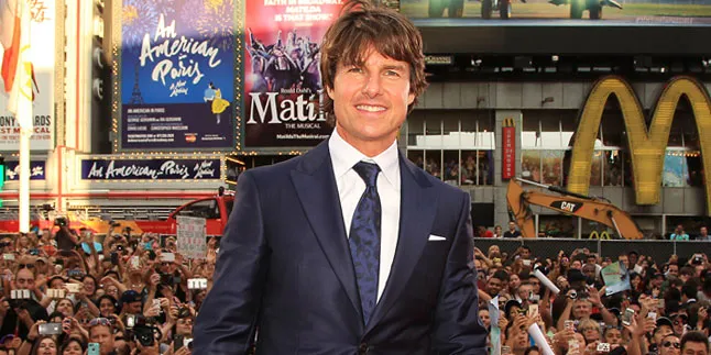 Tom Cruise, Jalani Hubungan Serius Dengan Perempuan Misterius?