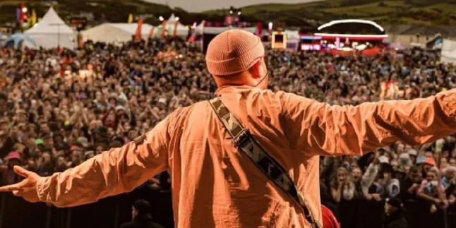 Tom Walker Rilis Single yang Berjudul THE BEST IS YET TO COME