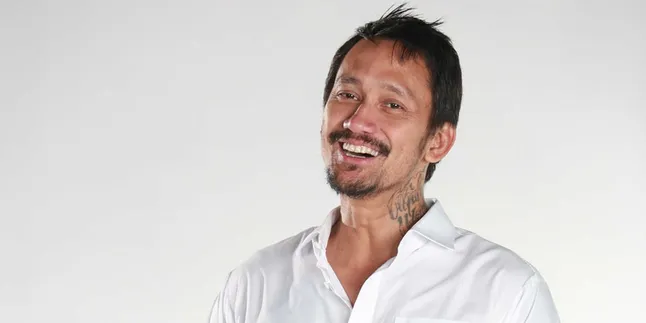 Tora Sudiro, Bapak Lima Anak Perempuan Yang Cukup Santai