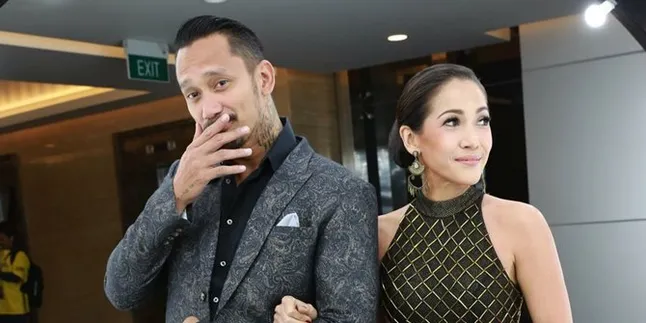 Tora Sudiro dan Mieke Amalia Kenang Indro Ingin Ajak Istri ke Dieng Kalau Sembuh Tora Sudiro dan Mieke Amalia Kenang Indro Ingin Ajak Istri ke Dieng Kalau Sembuh