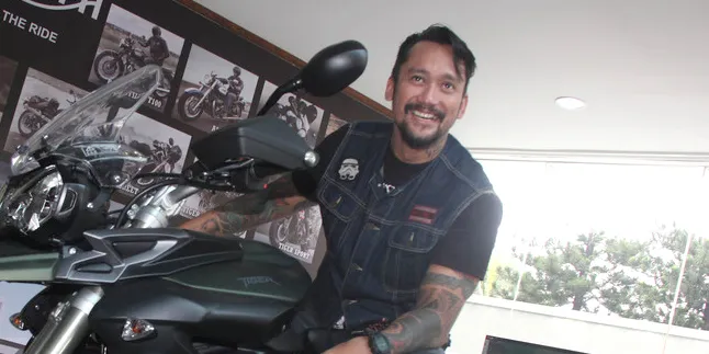 Tora Sudiro Ingin Tidur Bareng Motor Modifikasi Koleksinya Tora Sudiro Ingin Tidur Bareng Motor Modifikasi Koleksinya