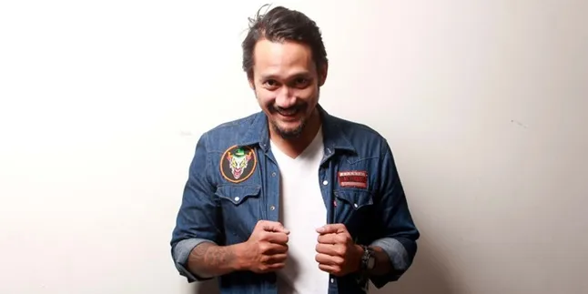 Tora Sudiro Sempat Mengira Kalau Istri Aming Seorang Pria Tora Sudiro Sempat Mengira Kalau Istri Aming Seorang Pria