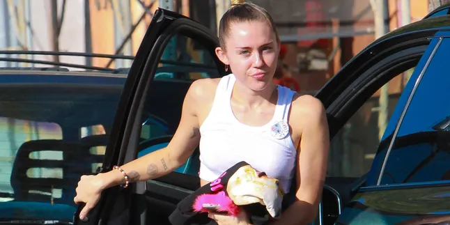Track Baru Miley Cyrus dan Lolawolf Mulai Tuai Kontroversi