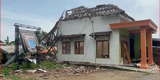 Tragedy in Mojokerto: Police House Explodes, Two People Dead