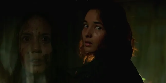 Trailer 'SEBELUM IBLIS MENJEMPUT', Chelsea Islan & Pevita Diteror Hantu Seram