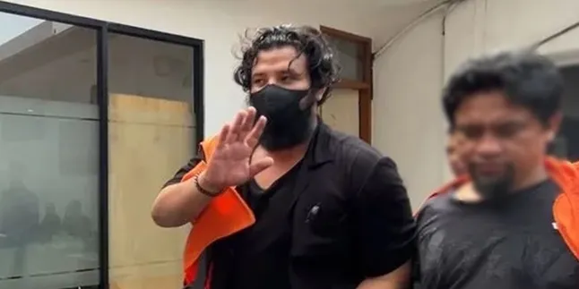 Transfer Ammar Zoni ke Nusakambangan Dilakukan Diam-Diam Dini Hari Transfer Ammar Zoni ke Nusakambangan Dilakukan Diam-Diam Dini Hari