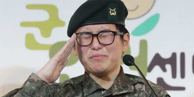 Transgender Discharged from Military Service After Undergoing Gender Reassignment Surgery, Wishes to Continue Serving as a Soldier in South Korea