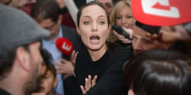 Trauma Berat, Angelina Jolie & Anak-Anaknya Jalani Terapi