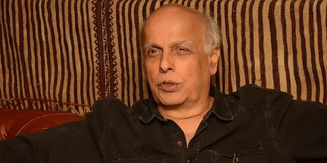 Trend Baru, Mahesh Bhatt Terima Tantangan 'Rice Bucket Challenge'