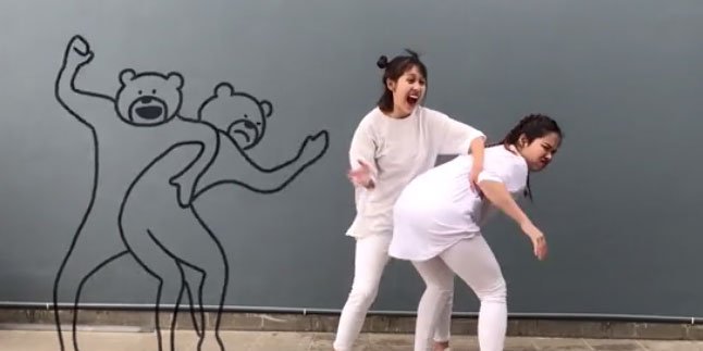 Trend Dance Gokil Yang Lagi Viral 'Sticker In Real Life'