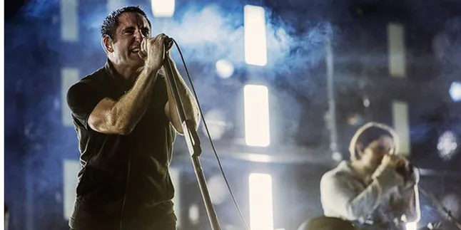Trent Reznor Umpat Produser Grammy