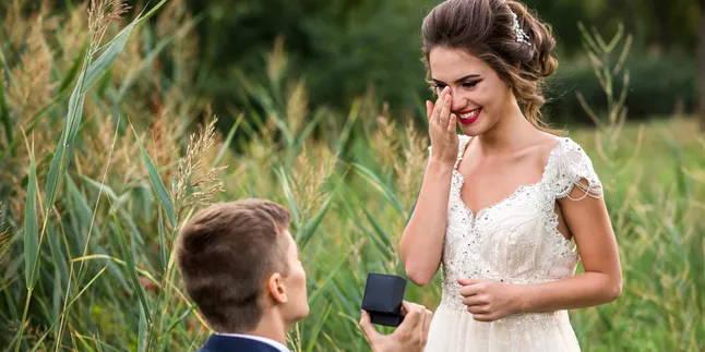 Trik Melamar Pasangan yang Bakal Langsung Diterima Tanpa Ragu