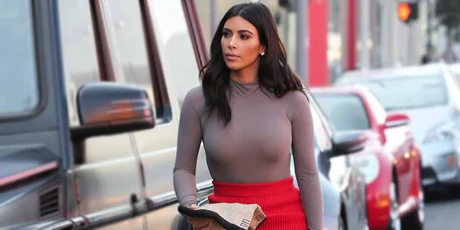 Tubuh Seksi Kim Kardashian Bikin Aktris Cantik Ini Jatuh Cinta