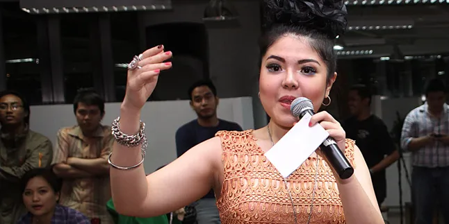 Tulis Buku, Tina Toon Ungkap Soal Gagal Diet