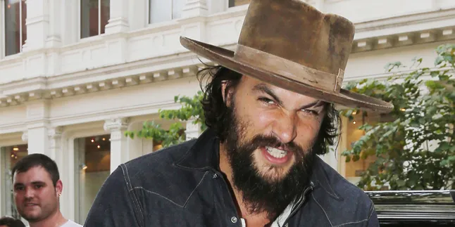 Tulis Ejekan, Jason Momoa 'Panaskan' Perseteruan DC Vs Marvel Tulis Ejekan, Jason Momoa 'Panaskan' Perseteruan DC Vs Marvel