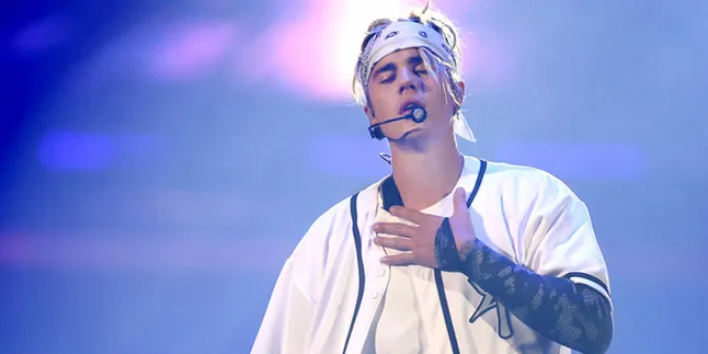 Tulis Puisi Romantis untuk Hailey Baldwin, Justin Bieber Bikin Baper Berjemaah! Tulis Puisi Romantis untuk Hailey Baldwin, Justin Bieber Bikin Baper Berjemaah!