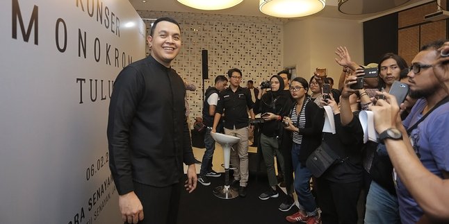 Tulus Janjikan Kejutan di Konser Monokrom Jakarta