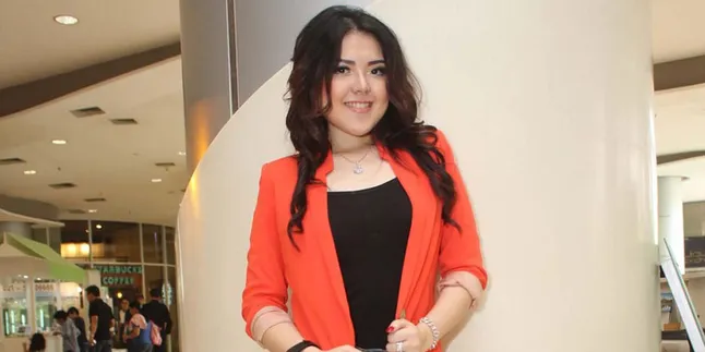 Tumbuh Gigi Bungsu, Tina Toon Nggak Pede Tumbuh Gigi Bungsu, Tina Toon Nggak Pede