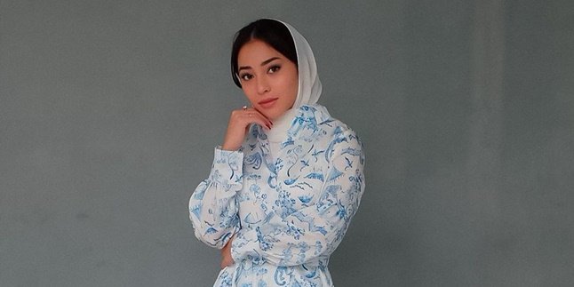 Engagement with Indra Priawan Becomes Nikita Willy's Gift for Her Late Father