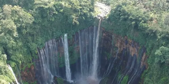 Turis Asal Malaysia Jatuh Terpeleset di Air Terjun Tumpak Sewu