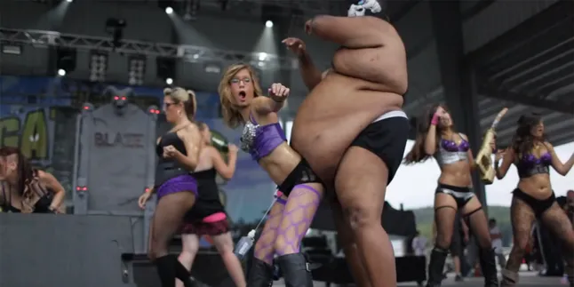 Tweking Digabung Sama Belly Dance, Jadinya...