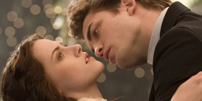 'TWILIGHT' Dinobatkan Jadi Film Terburuk Sepanjang Masa 'TWILIGHT' Dinobatkan Jadi Film Terburuk Sepanjang Masa